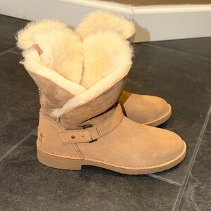 Cozy Tan Uggs